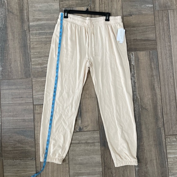 Abound cream joggers size medium - Picture 5 of 8